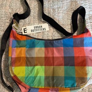 Madras baggu medium crescent